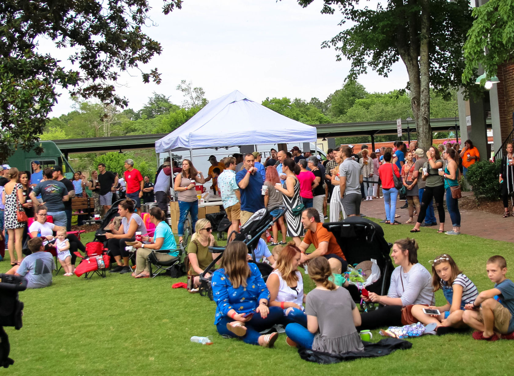 First Friday 6-7-19-29.jpg